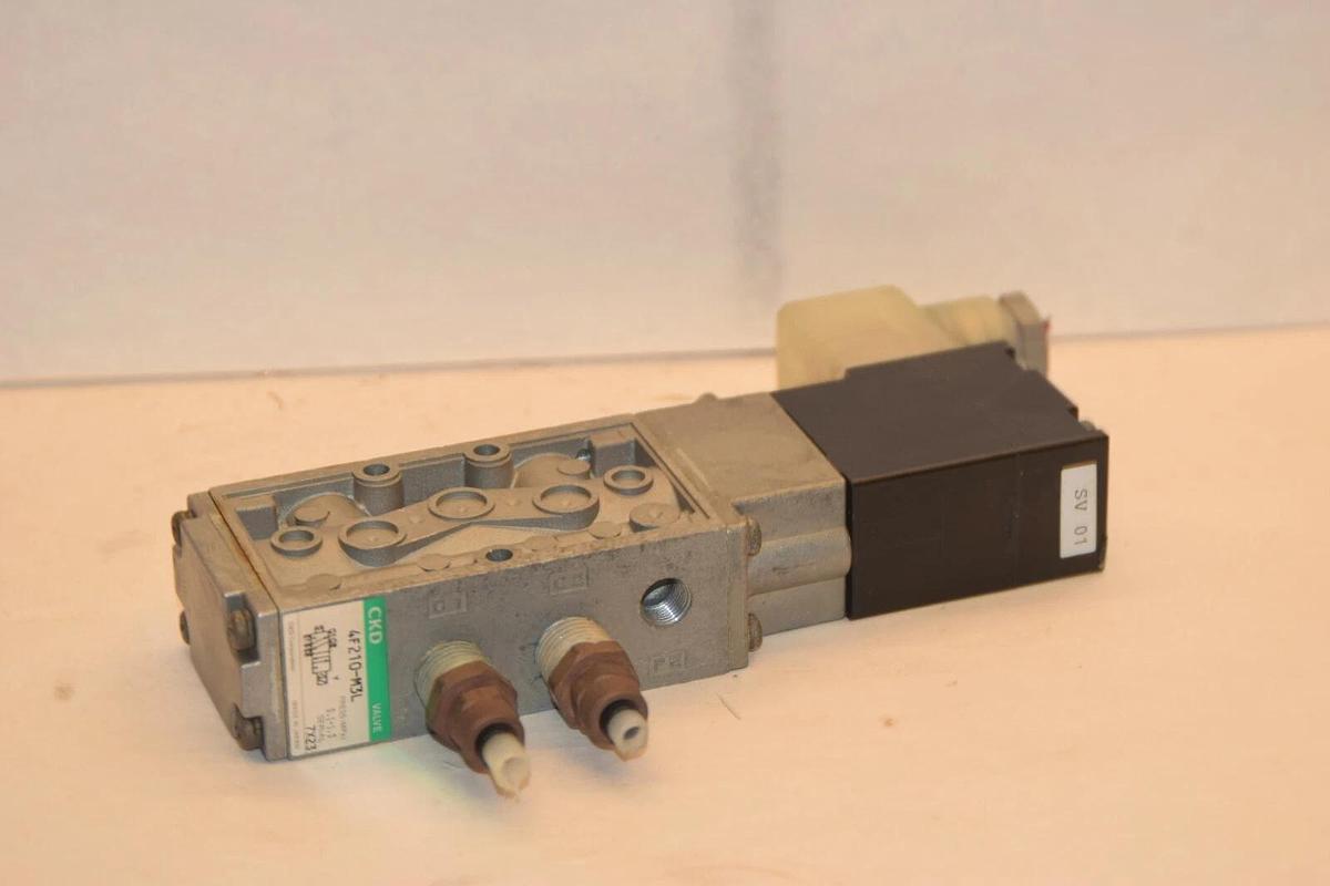 Used CKD 4F210-M3L 4F210M3L 0.1-1.0MPa 24V Coil Solenoid Valve