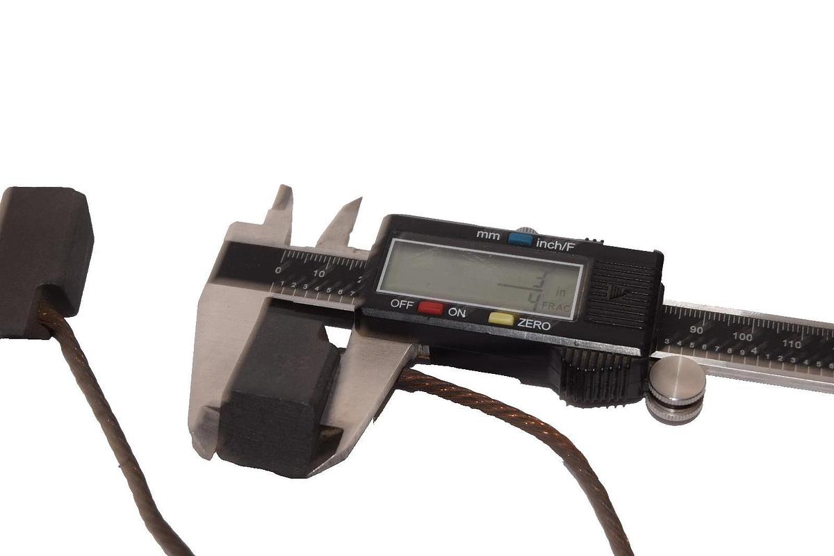 135 1-1/2" x 3/4" x 9/16" Carbon Motor Brush  (New - Lot of 4)