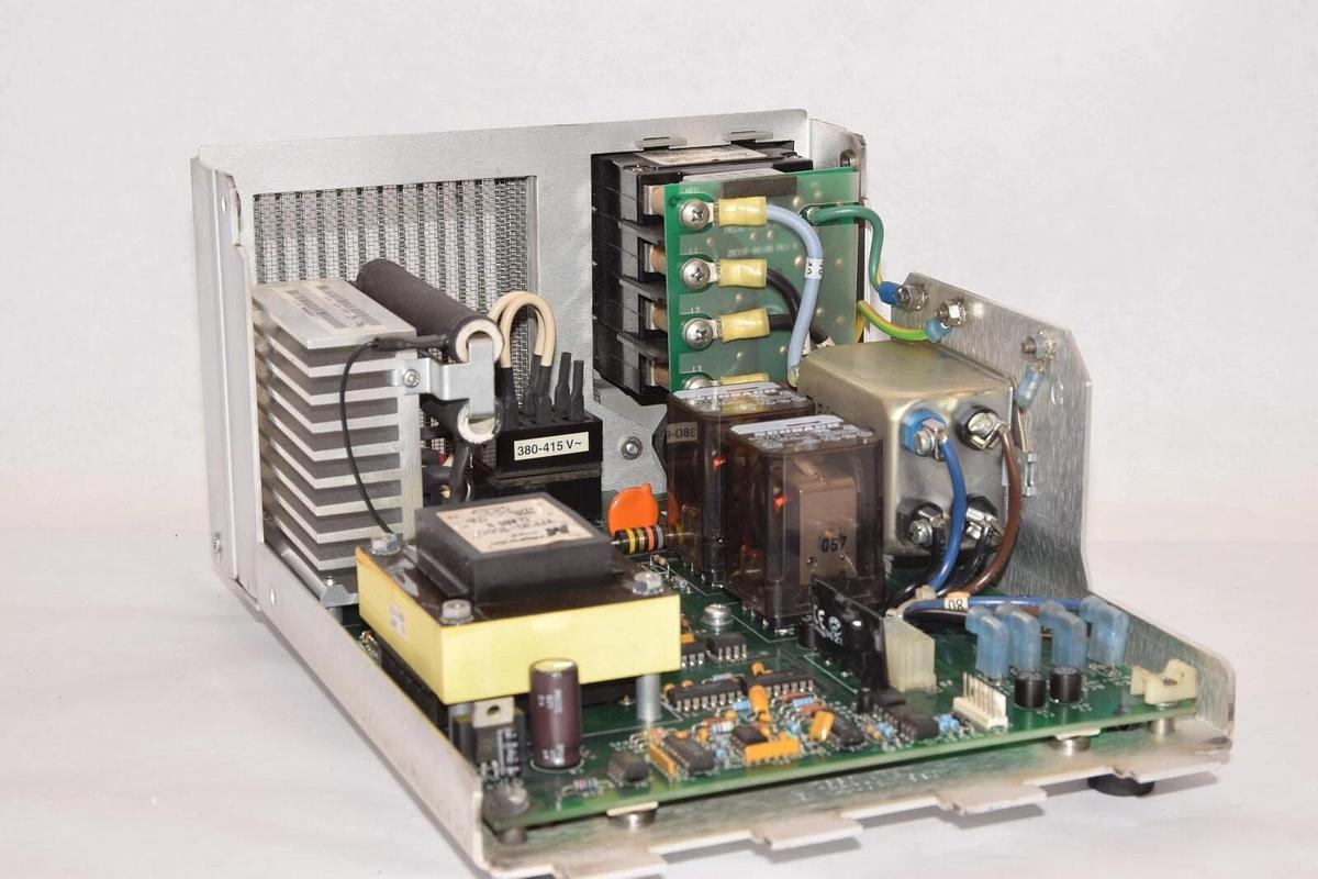 Used ADEPT 10336-15350 , PA-4 200-240V 50/60Hz Power Supply Module