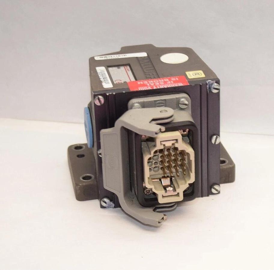 Used BALLUFF BNS-813-X518-D04-L12-100-22-04 BNS813X518D04L12 Mechanical Limit Switch