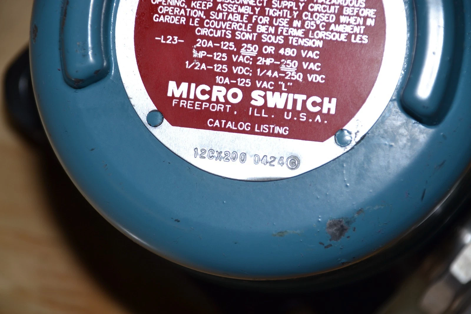 Used Micro Switch Explosion Proof Switch Limit Switch 12CX2000424 12CX200 0424