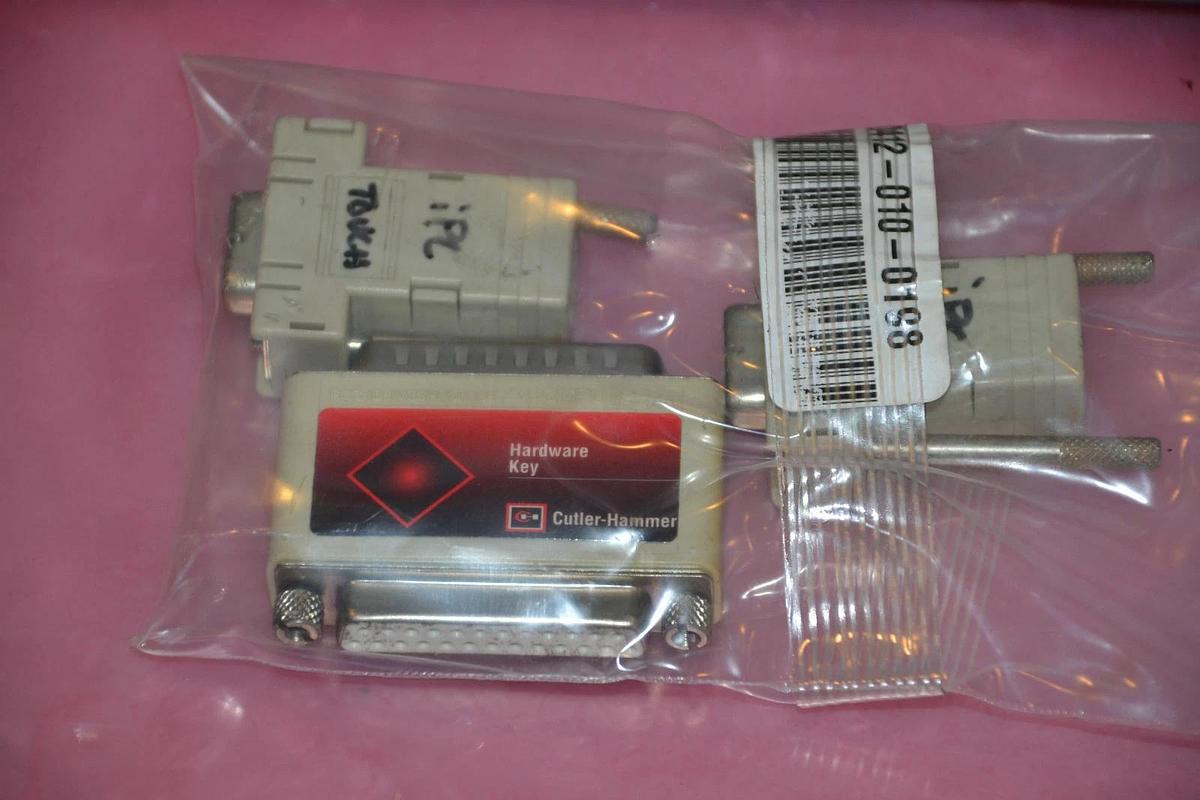 Used CUTLER HAMMER INDUSTRIAL COMPUTER D725 DS90119 0.8A 0.8 A AMP 120/230 VAC