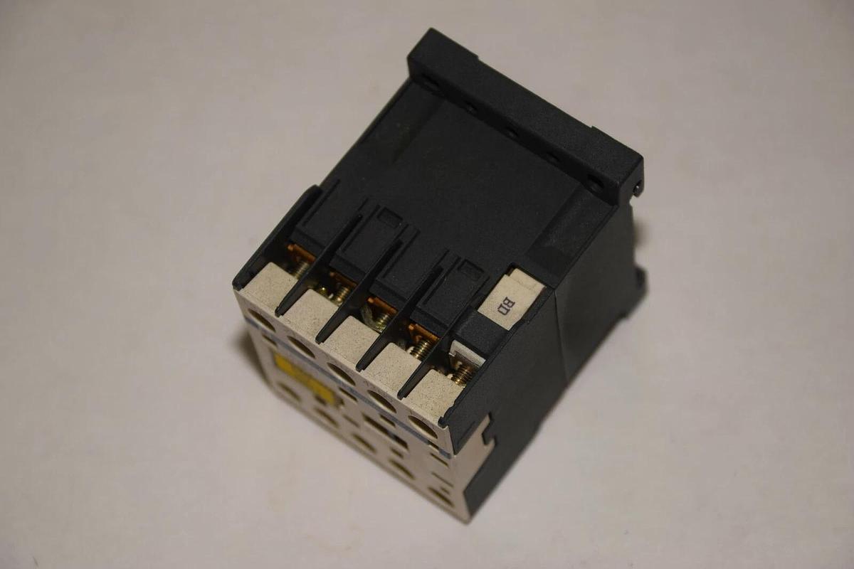 Used SQUARE D TELEMECANIQUE  CONTACTOR CA3KN31BD CA3KN 31BD 10A 690V 8kV