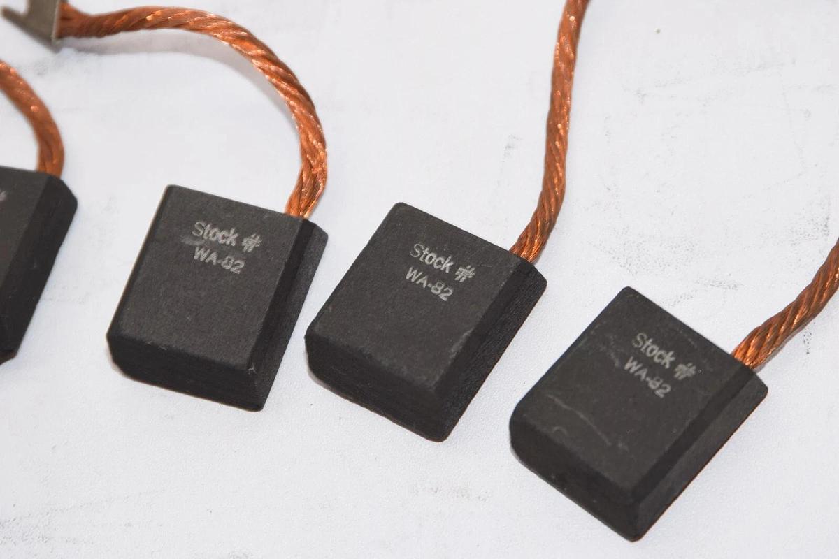 (NEW - Lot of 6) HELWIG WA-82 WA82 1" x 1/2" Carbon Brush