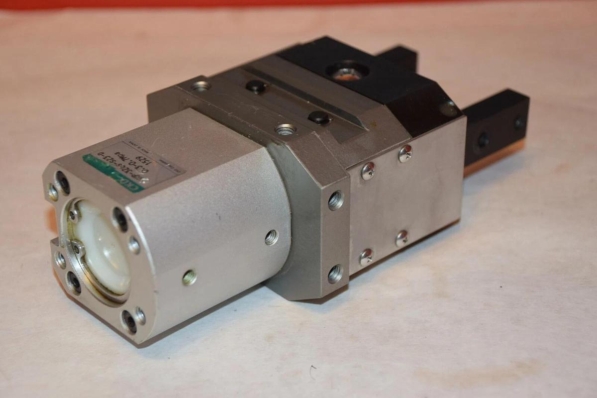Used CKD HKP-32CS-S23-D HKP32CSS23D 0.3-0.7Mpa PNEUMATIC GRIPPER