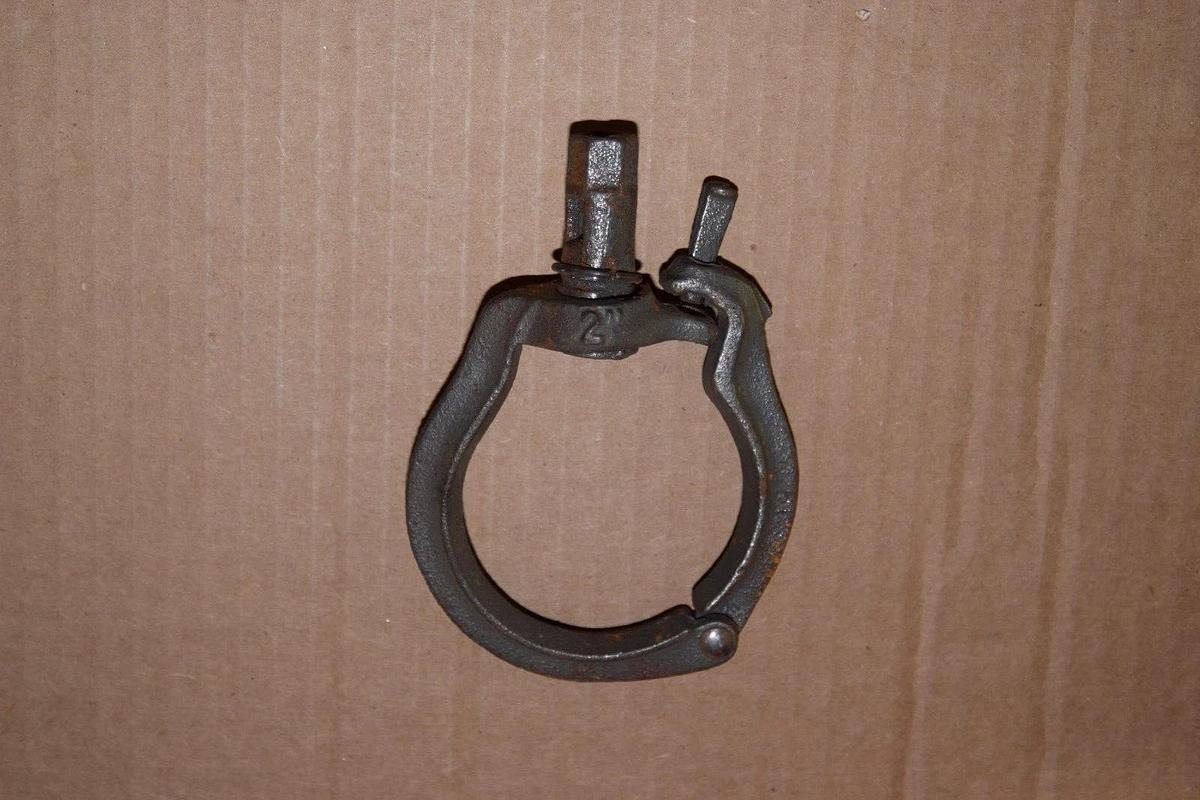 (NEW - Lot of 43) ANVIL 0500011564 Adj. Split Swivel Ring 2" Pipe 3/8" Rod