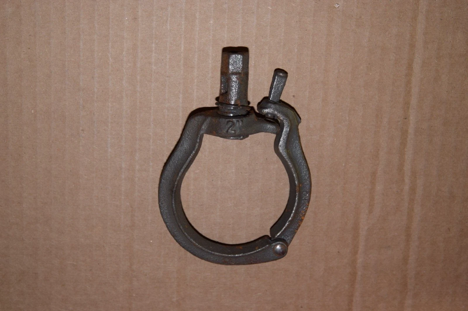 (NEW - Lot of 43) ANVIL 0500011564 Adj. Split Swivel Ring 2" Pipe 3/8" Rod