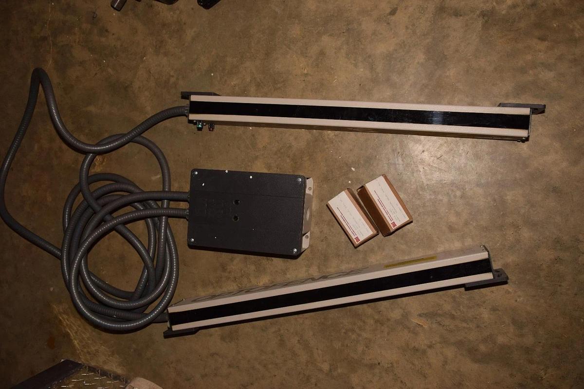 STI Optofence Light Curtain Set OF4020-1.5 41050-14 Reciver Transmitter (New)