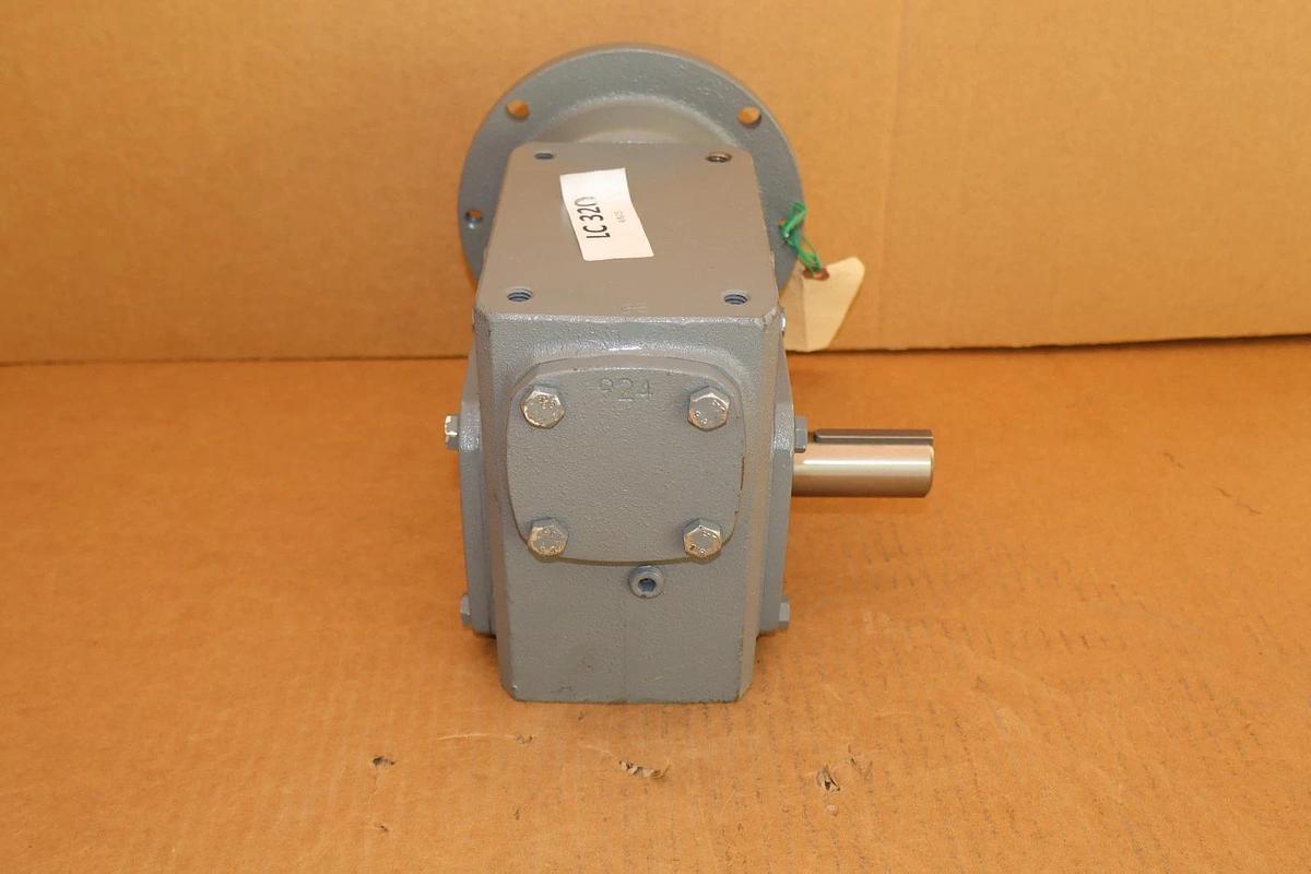 Cleveland Gear Box Speed Reducer M2313CAH05B ICHS 24 5:1 NEW