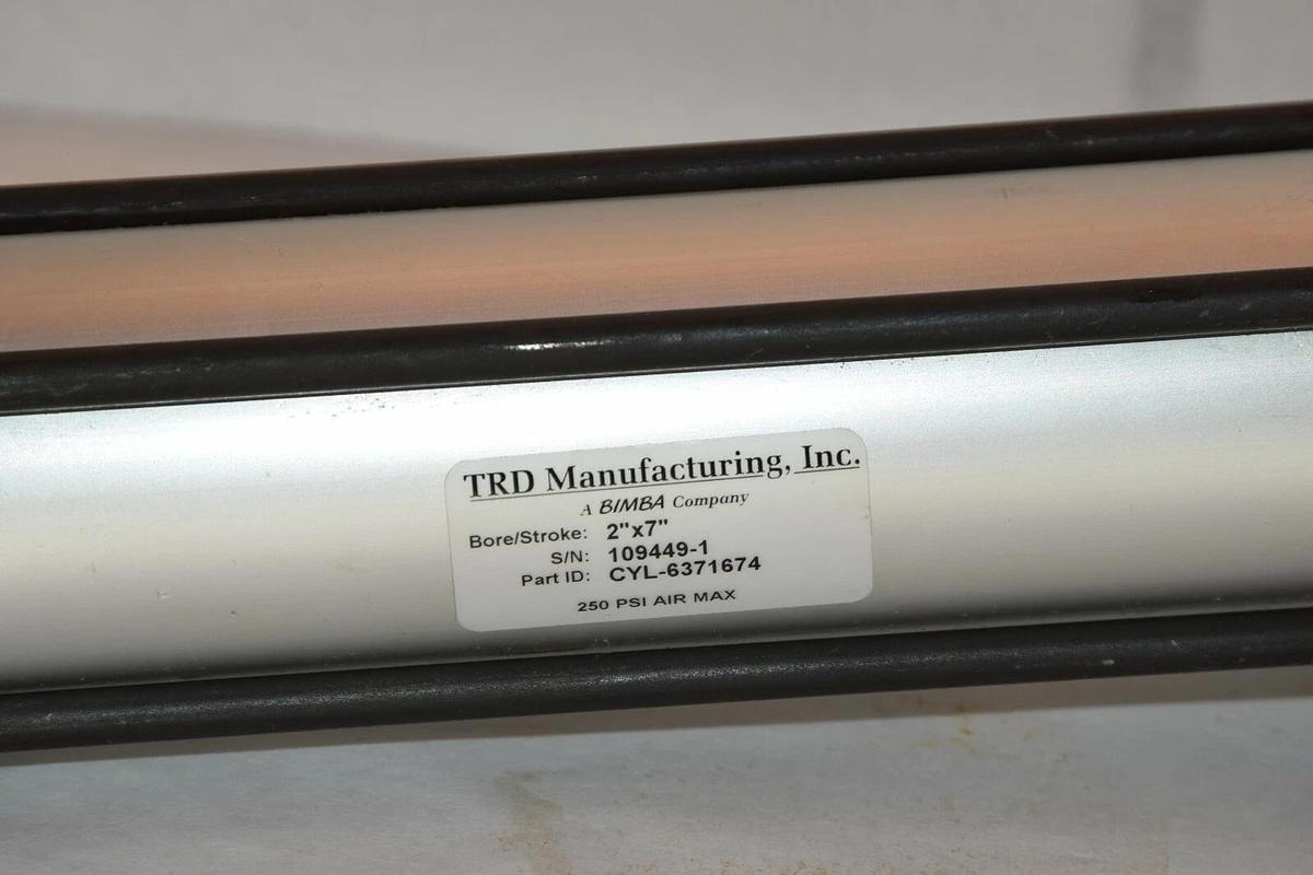 NEW TRD MANUFACTURING INC. CYL-6371674 2" BORE 7" STROKE PNEUMATIC CYLINDER
