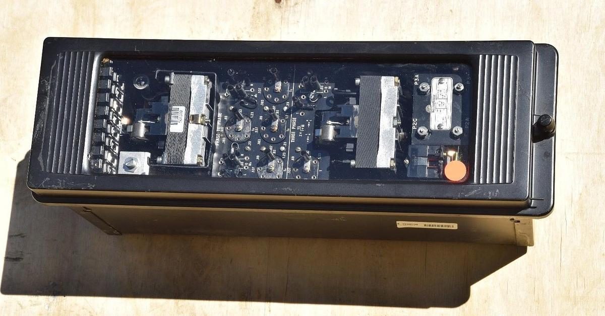 Used WESTINGHOUSE KD-10 Distance Relay 719B195A16 120V .18-3.7 Ohms