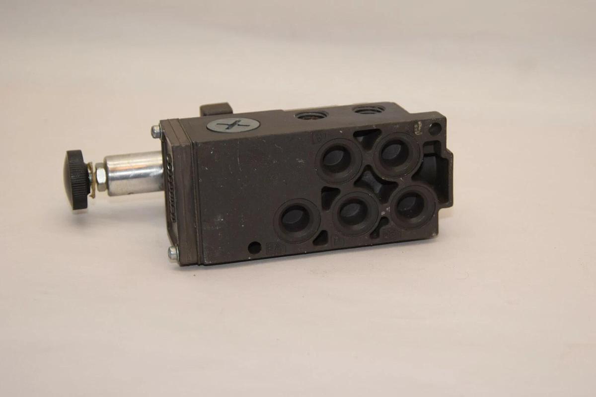 Used NEUMATICS 082RS135O034L Solenoid Valve