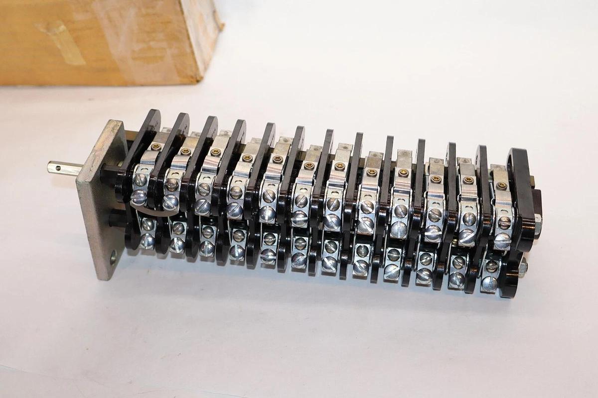 (NEW) CANADIAN GENERAL ELECTRIC 161B7757-1 , Type SB-1 Rotary Instrument Switch