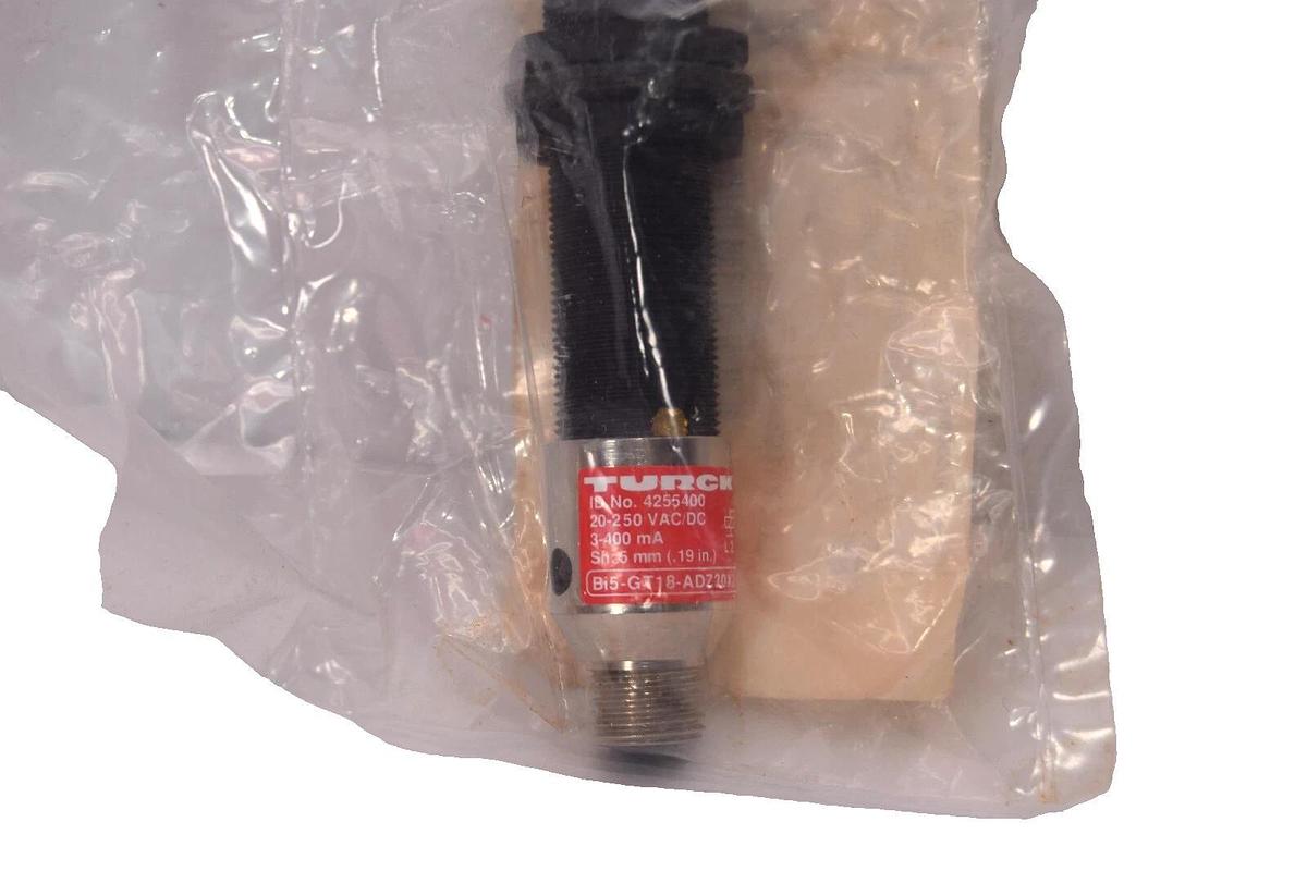 (NEW) TURCK BI 5-GT18-ADZ30X2-B3331/S34 20-250Vdc 400mA Inductive Sensor