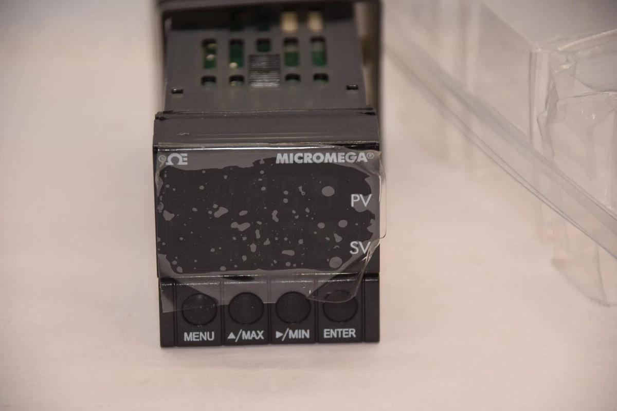 (NEW) OMEGA ENGINEERING INC. CN77333-A2 -2.6 4Watt 90-240V Micromega Controller