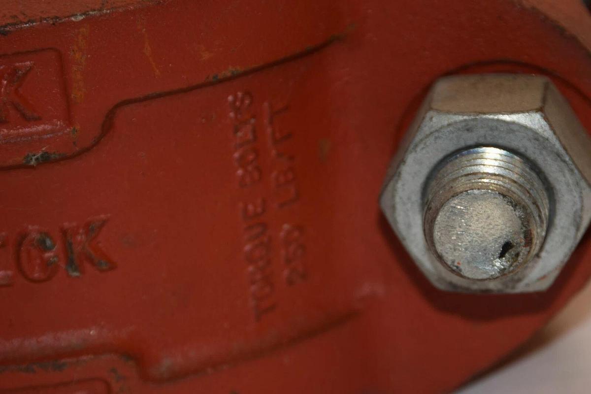 (NEW) GRUVLOK Roughneck 6" 7005 Iron Pipe Coupling *No Seal/Gasket*