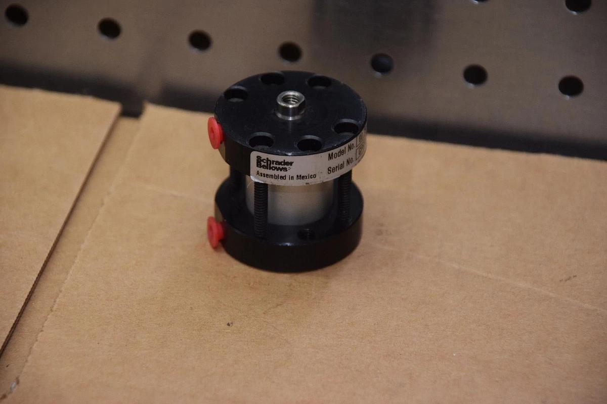 SCHRADER BELLOWS 00.75 NSCL 9 0.500 250psi PANCAKE PNEUMATIC CYLINDER NEW