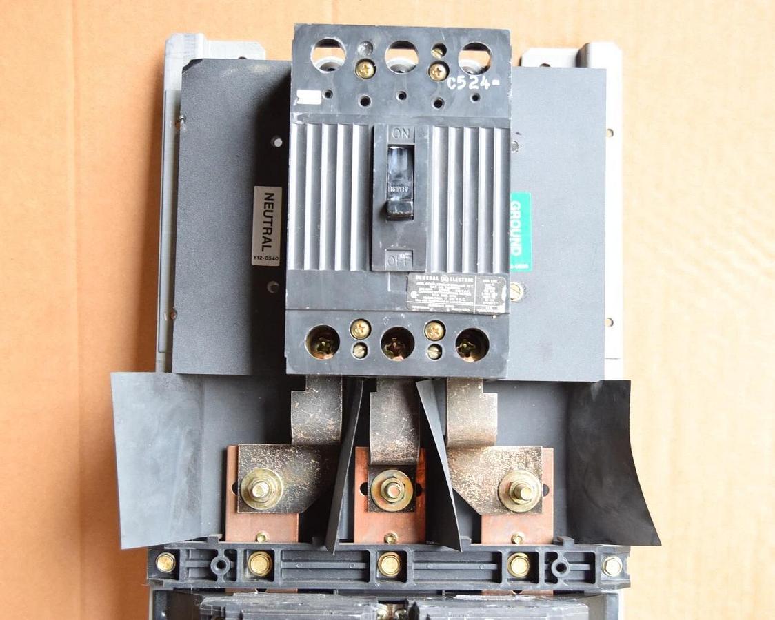 Used General Electric GE A Series 225A Panelboard Interior AQL3422ATX AXB4M9 3ph 4w