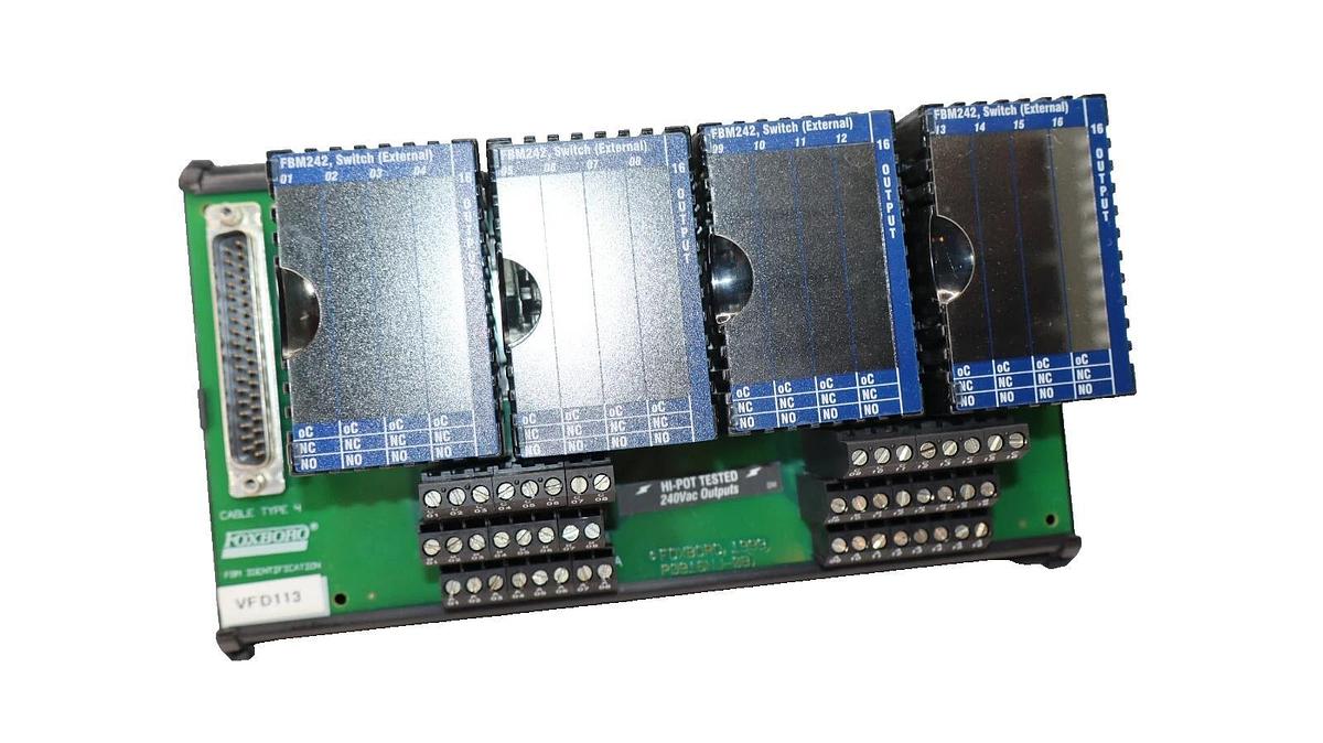 Used FOXBORO INVENSYS FBM2424 P0916NG 0D RY0835 External Switch 16 Output