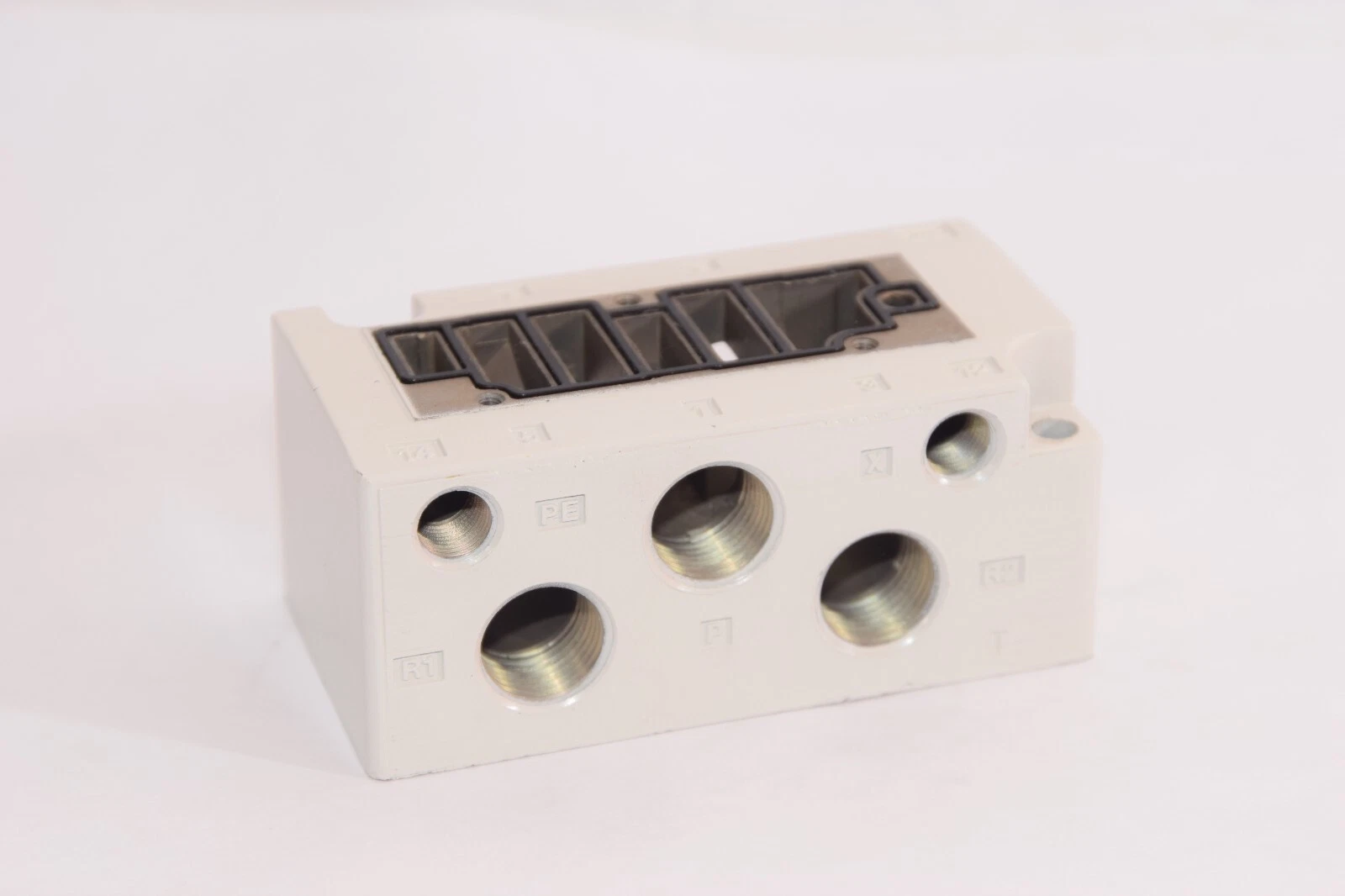 (NEW) SMC VQ4000-5-03N Sub Plate