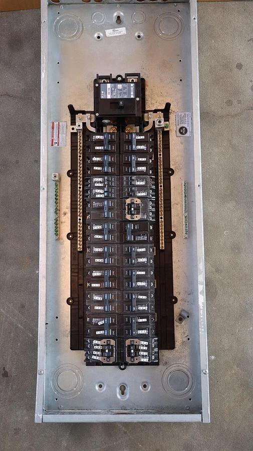 Used EATON Cutler Hammer BRP40N200G Panelboard Loadcenter 200A 120/240 1ph 3w 125A Mn