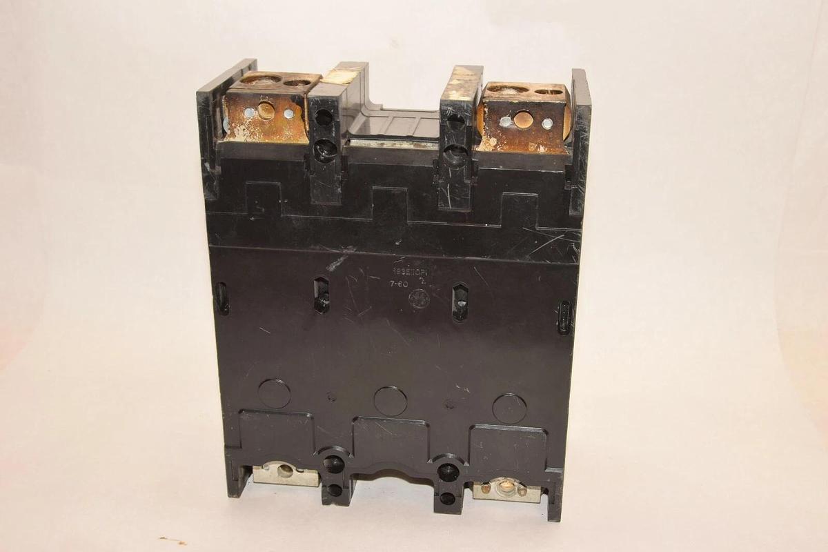 Used GENERAL ELECTRIC TJC26400G 400A 400 Amp 2P 600Vac Circuit Breaker