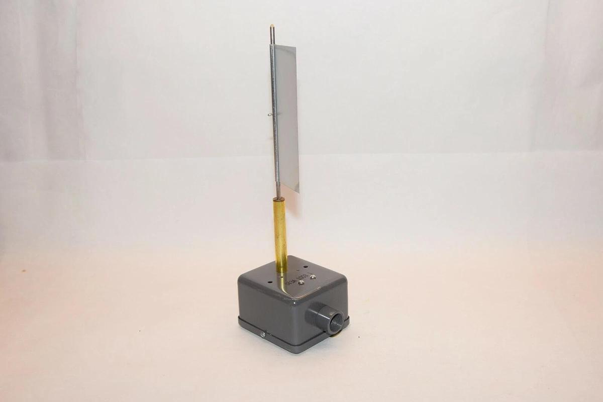 (NEW) HONEYWELL S43A 1003 1 S43A10031 120/240V 2 Wire Sail Switch