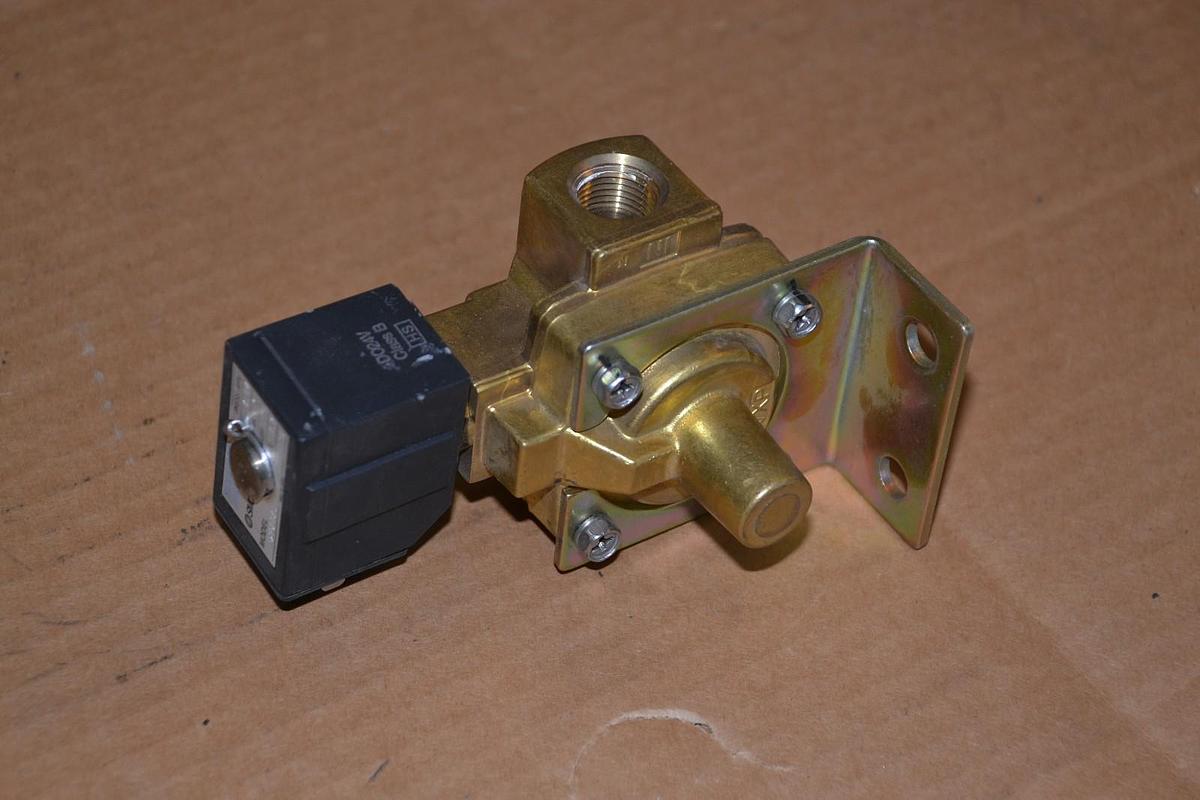 Used SMC Valve VXP2140 .04mpa 1 air water .7 lt oil 24vdc coil VXP2140-03N-5DZ-B