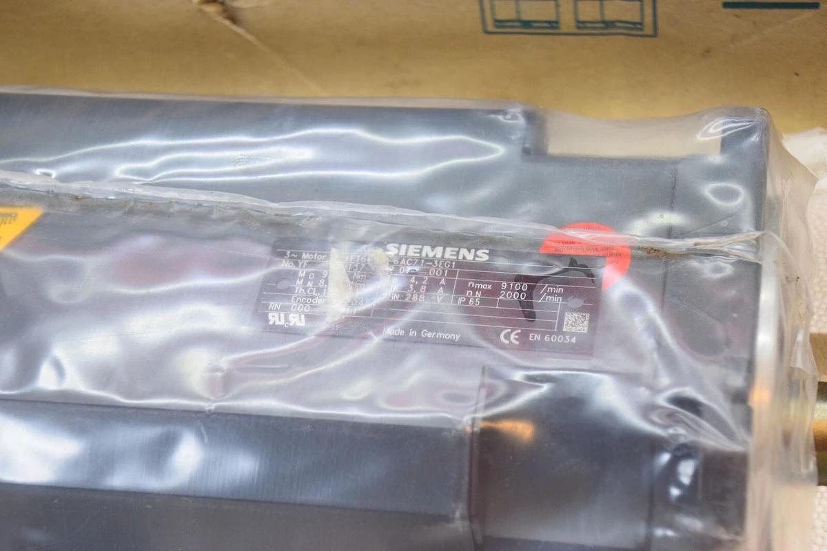 SIEMENS 1FT60646AC713EG1 1FT6064-6AC71-3EG1 2000rpm 9.5nm AC Servo Motor NEW