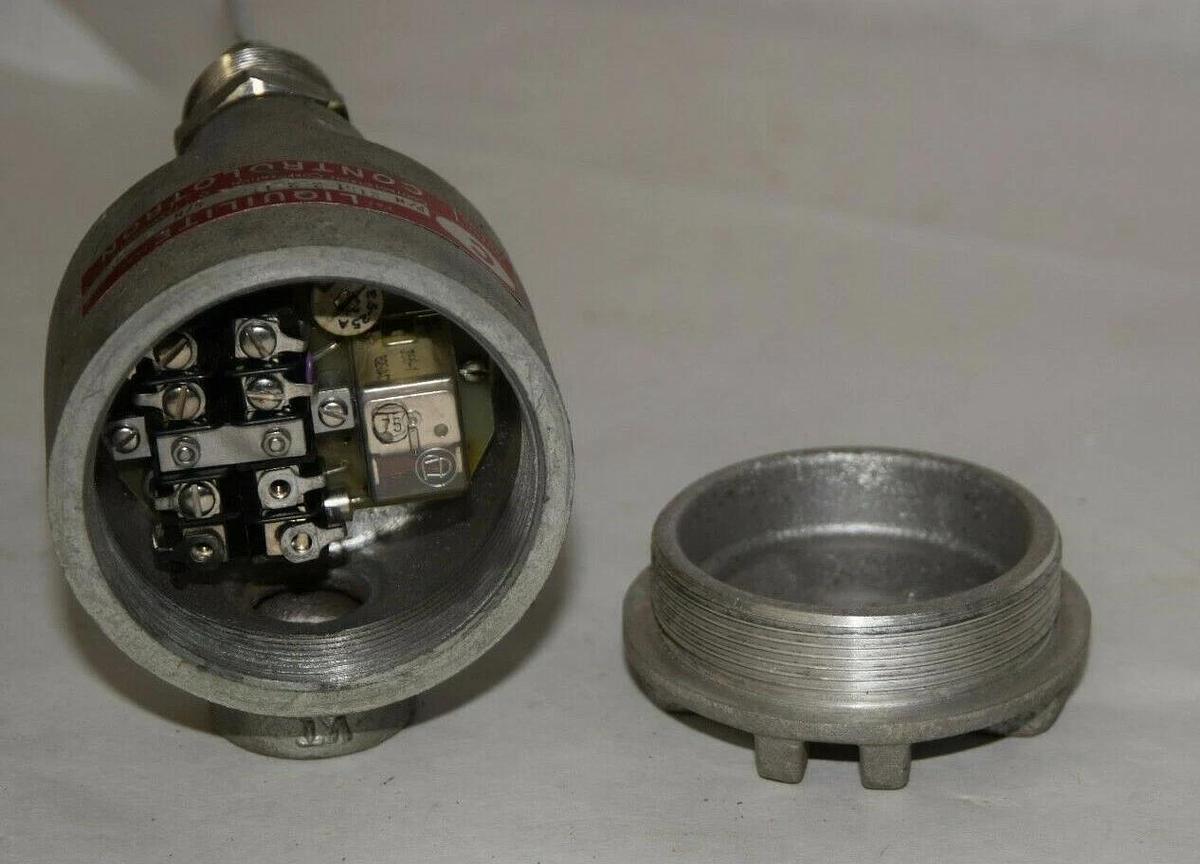 Used LIQUILITE CONTROLOTRON 215I-2-2-1L 215I221L 9262 VT Series Probe