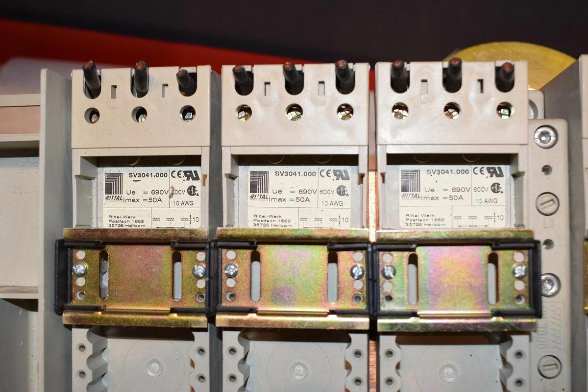 Used RITTAL RILINE BUSBAR SYSTEM SV3442 SV3041.000 250A 500V