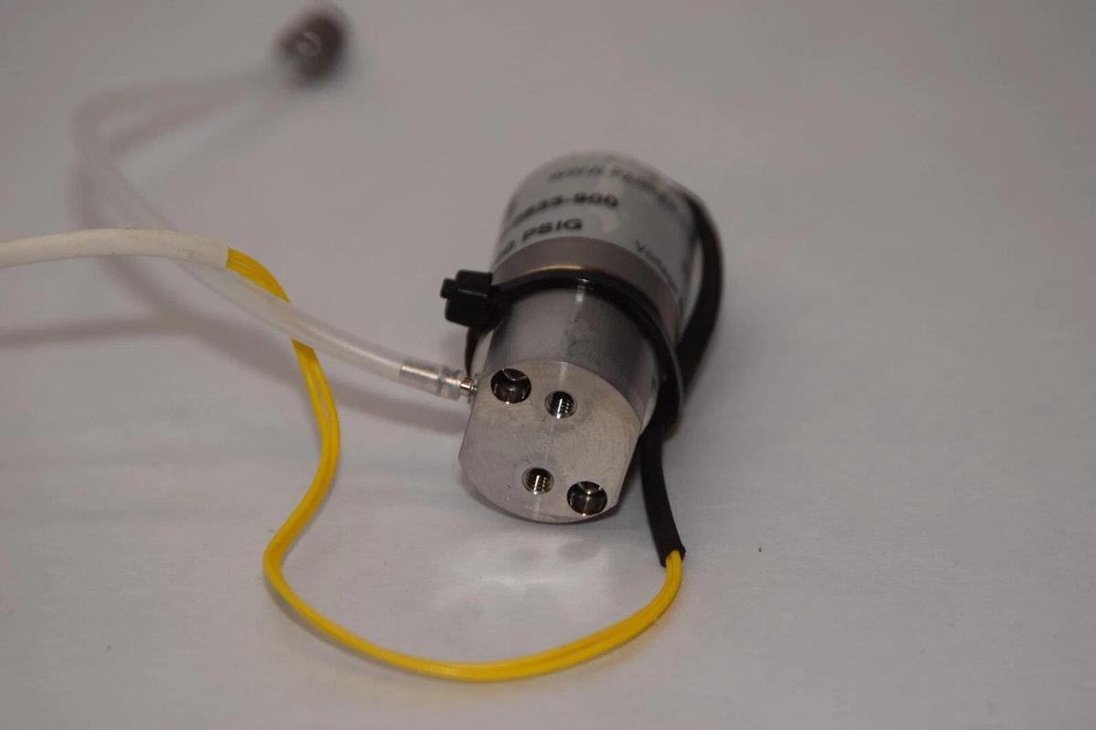 Used PARKER 003-0833-900 Vac-100-PSIG Series 3 Miniature Valve