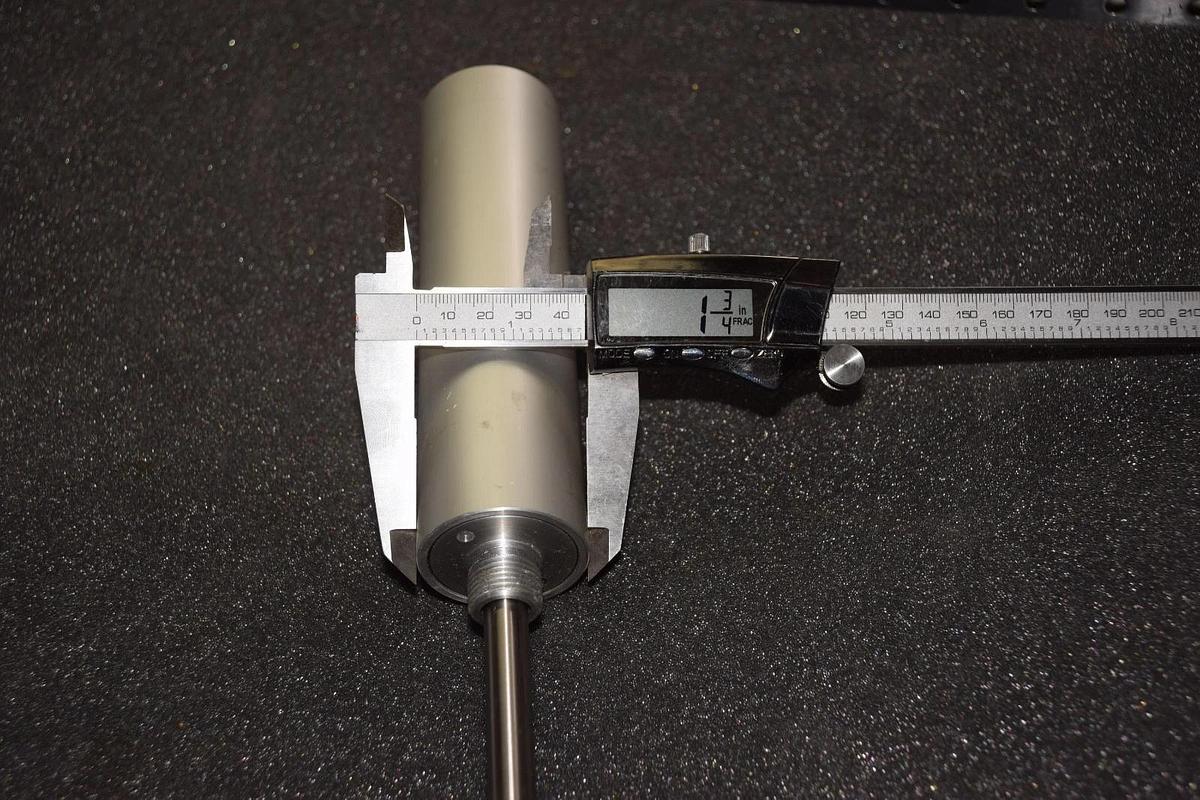 PNEUMATIC CYLINDER 7/16" SHAFT 4" STROKE 1-3/4" BODY NO NAME NEW