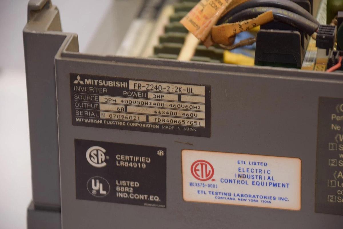 Used MITSUBISHI FR-Z240-2.2K-UL 3HP 3 hp 3PH 400-460V Motor Inverter Drive
