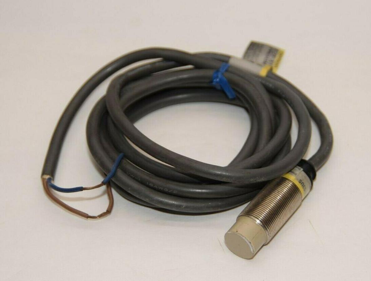 (NEW) OMRON E2E-X10MY1-53US 100-120Vac 1.8A 0.3A Proximity Switch