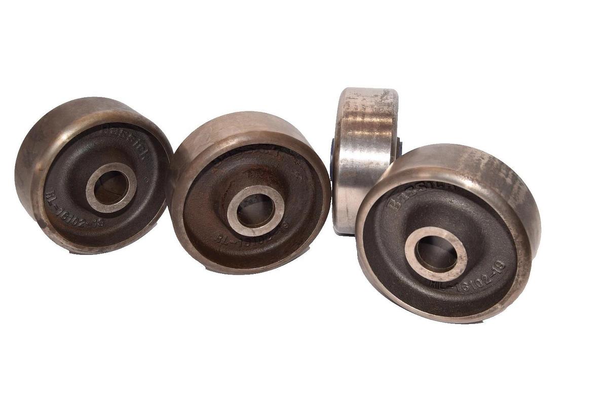 Bassick RL-16102-19 Vintage Heavy Duty Cast Irorn 5" x 2 Caster Wheels (New - 4)