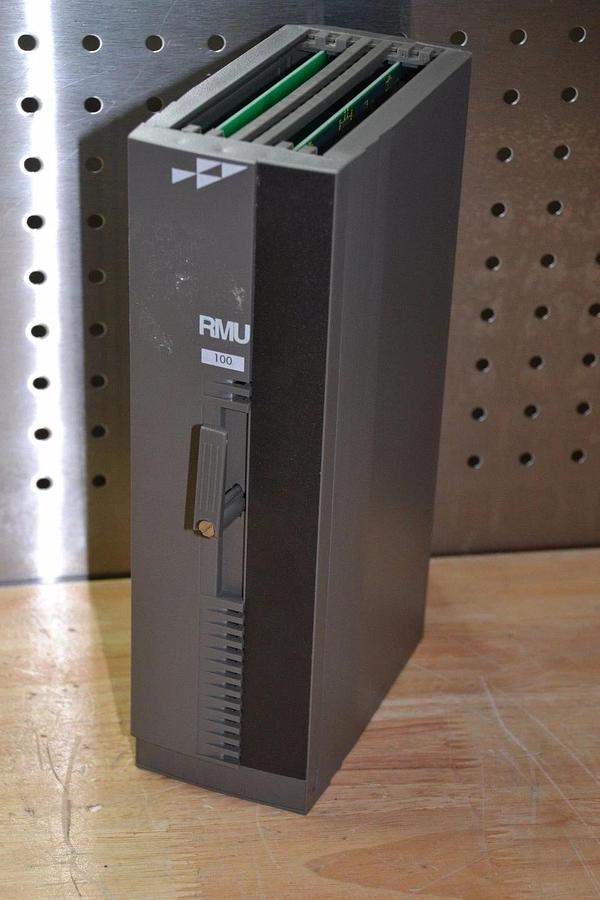 Used BAILEY CONTROLS P-HB-RMU-10010000  PHBRMU10010000 RMU 100 Module