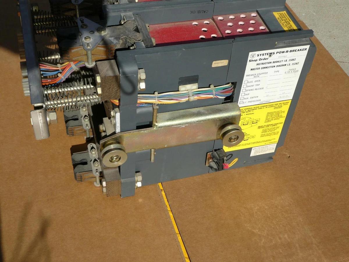 Used Westinghouse SPB 100 1600A Drawout Pow-R Breaker  w/ 1000 Amp Plug SPB100