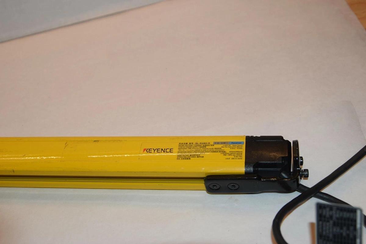 Used KEYENCE LIGHT CURTAIN RECIVER GL-R48H-R GLR48H R  GLR48H R