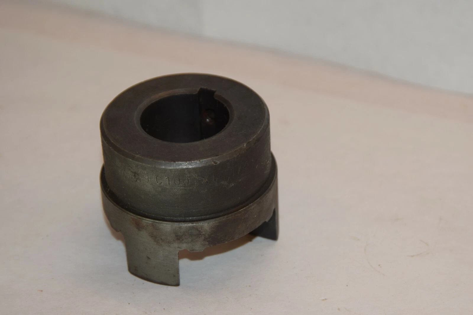 NEW (LOT OF 2) MAUREY CHICAGO FC100 x 1-1/4 FC100X1-1/4 1-1/4" BORE COUPLING