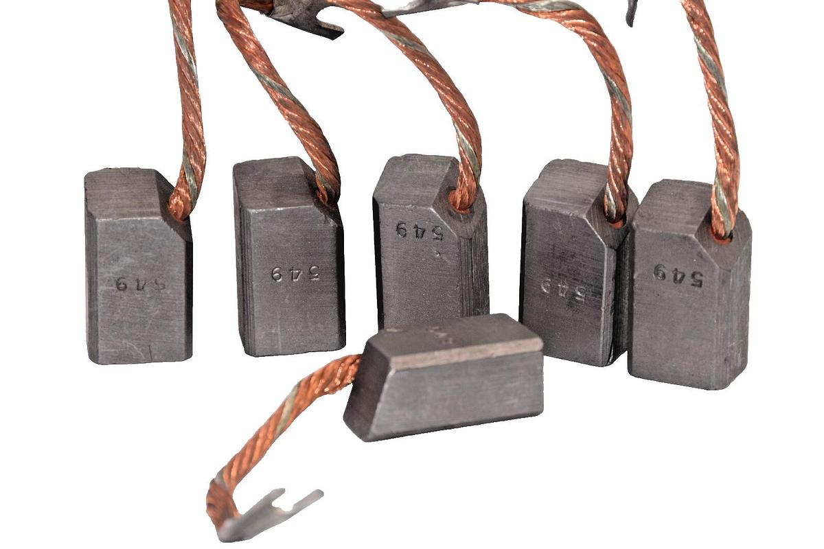 549 Carbon Motor Brush Brushes 1" x 3/4" x 1-3/4"  (NEW - Lot 6)