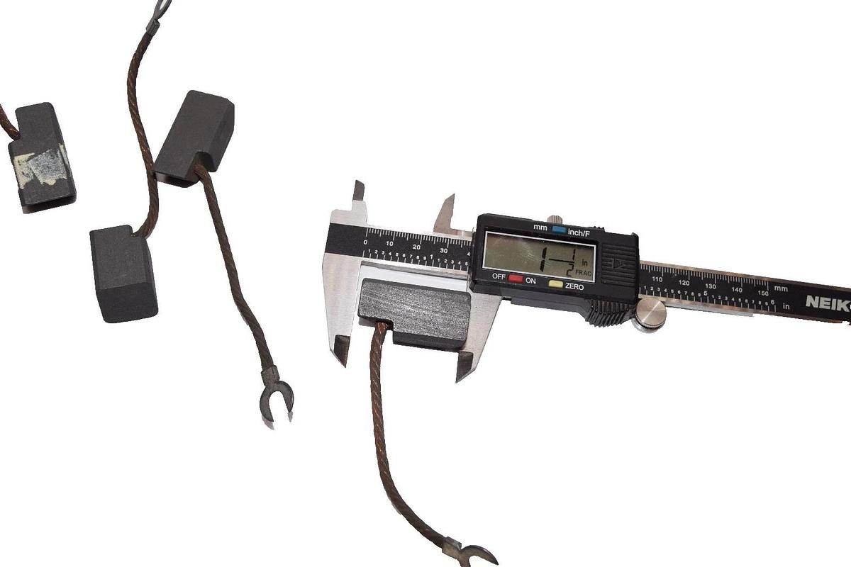 135 1-1/2" x 3/4" x 9/16" Carbon Motor Brush  (New - Lot of 4)