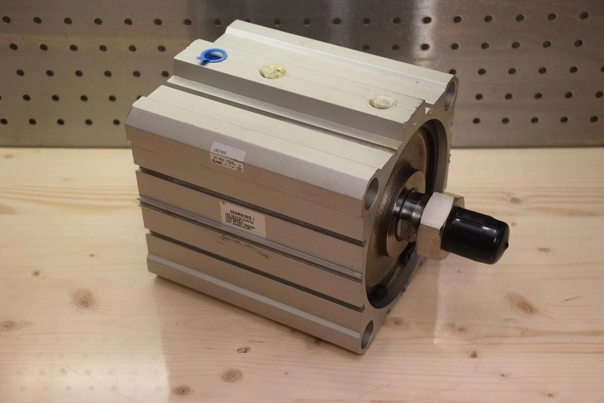 SMC PNUMATIC AIR CYLINDER US27839 US27839 max psi 145 NEW