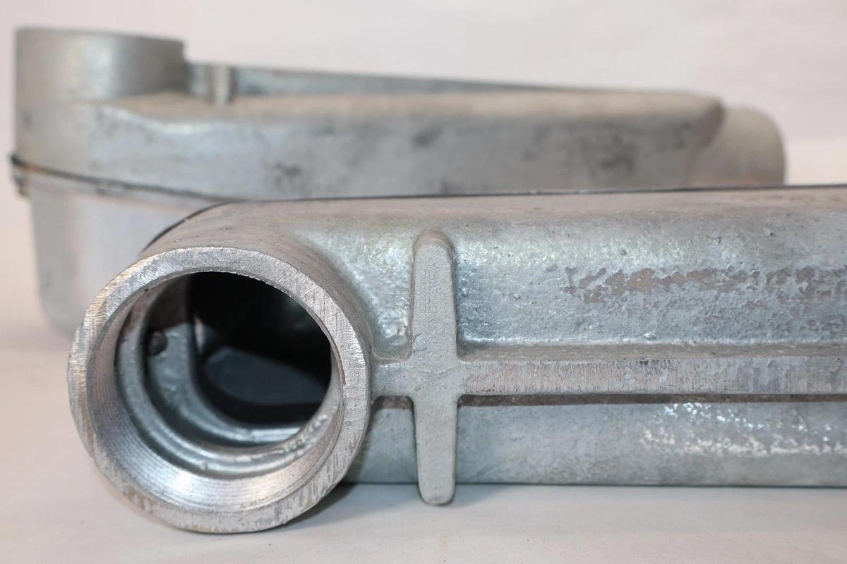 O-Z Gedney LB6X-200G 2" Conduit Mogul Pulling Elbow Gray Iron Galv (New - Box 2)