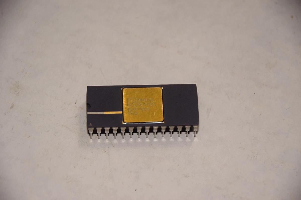 ADI AD674BBD SINGLE CHANNEL SINGLE ADC 12 BIT IC CHIP NEW