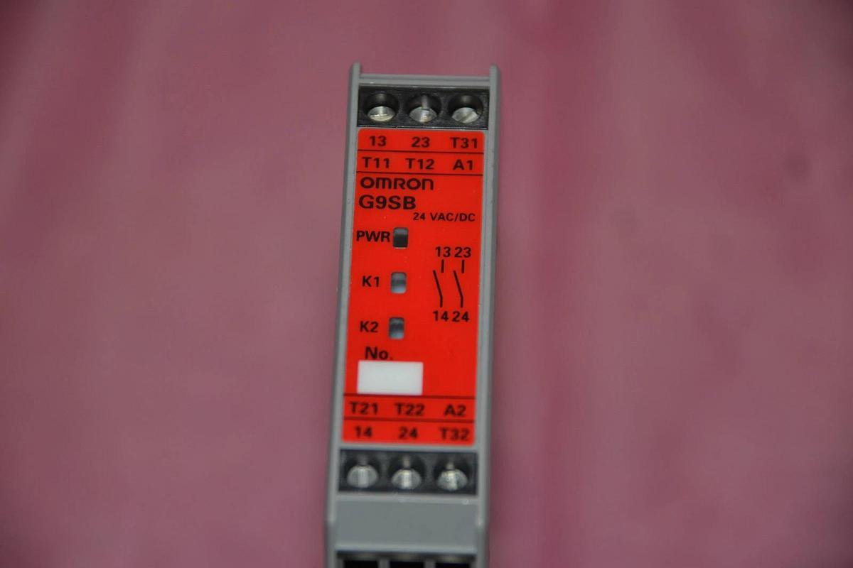 Used OMRON SAFETY RELAY G9SB-200-B G9SB 200 B G9SB200B 24VAC/DC