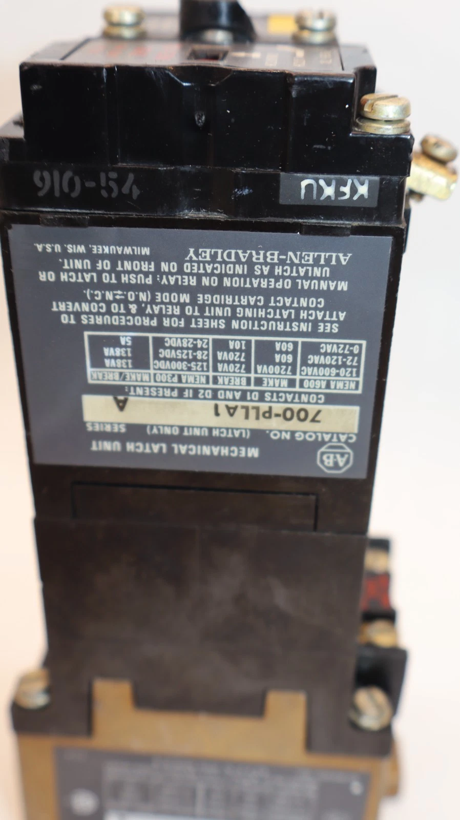 Used Allen Bradley Relay 700-PLLA1 Mechanical Latch Unit 700-P400A1 60A Coil: 120V