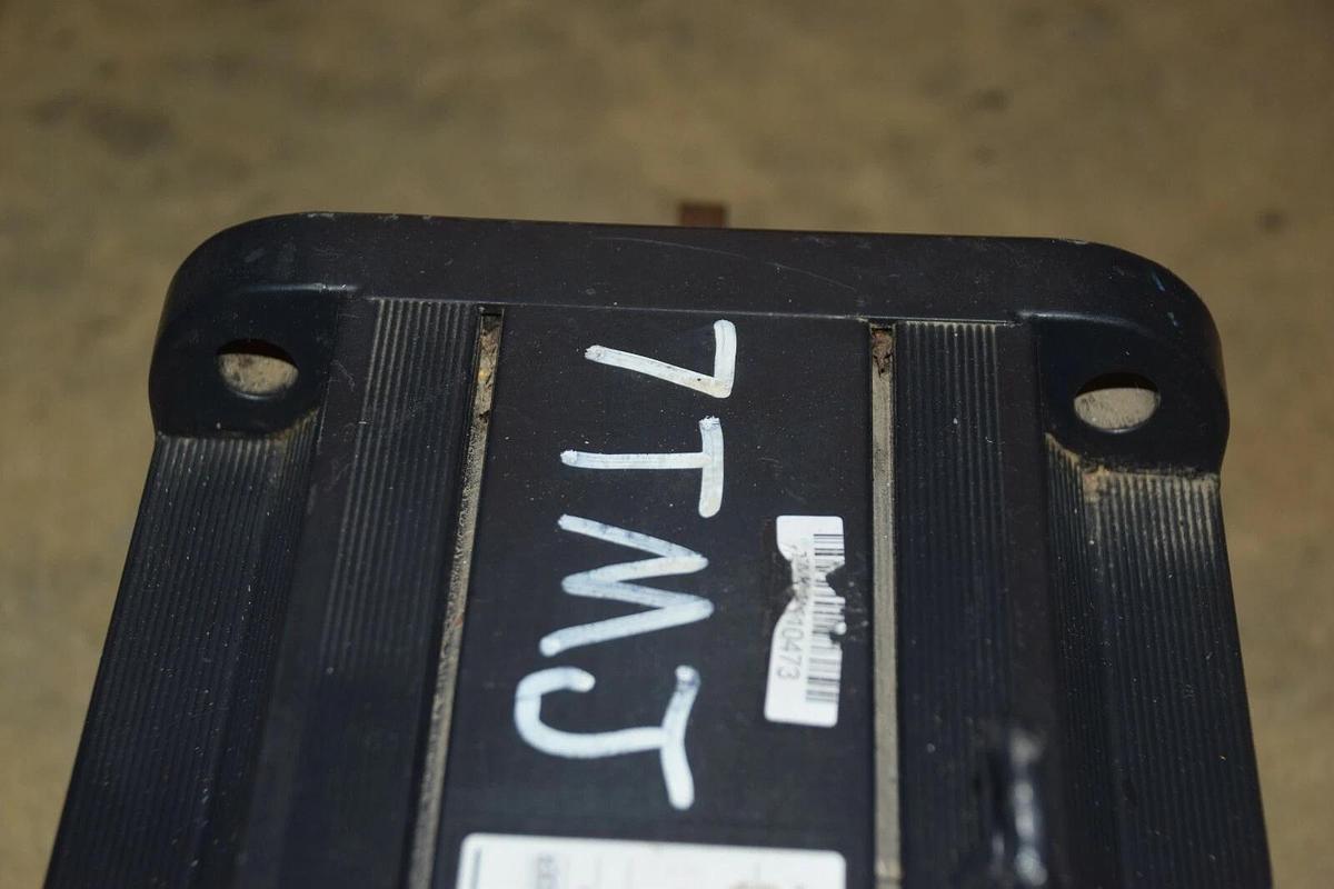 YASKAWA Servo Motor  USAMED-30MS2TD 3kW Encoder UTMAH-B15BSB