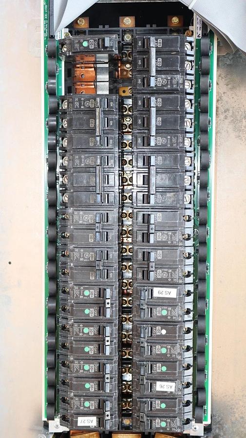 Used General Electric GE ASeries 400A Panelboard Panel AQF3424JBX 208y/120v 3ph 4w 42