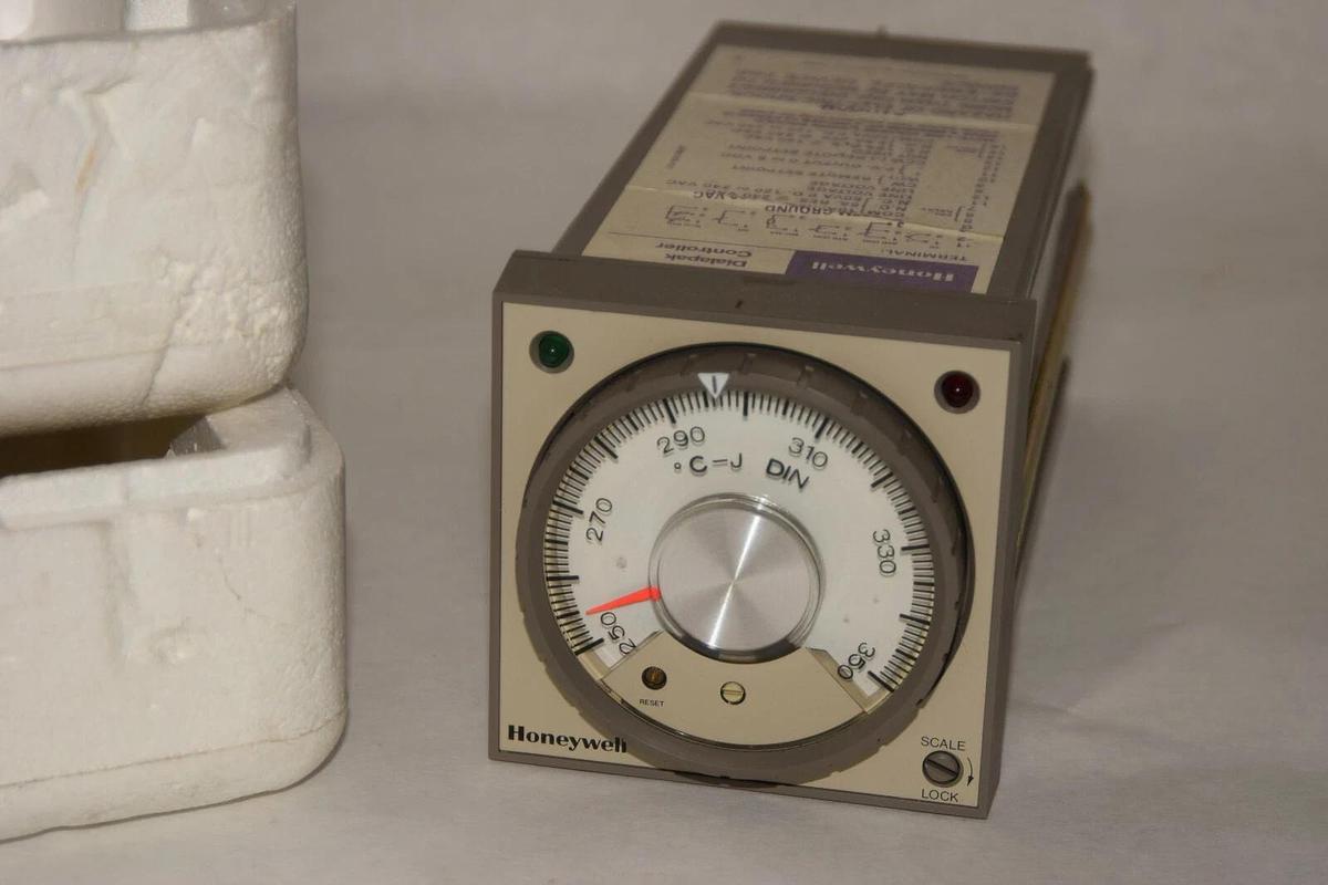 (NEW) HONEYWELL AV722BB144 230V 50/60Hz 250-350C Dialapack Controller